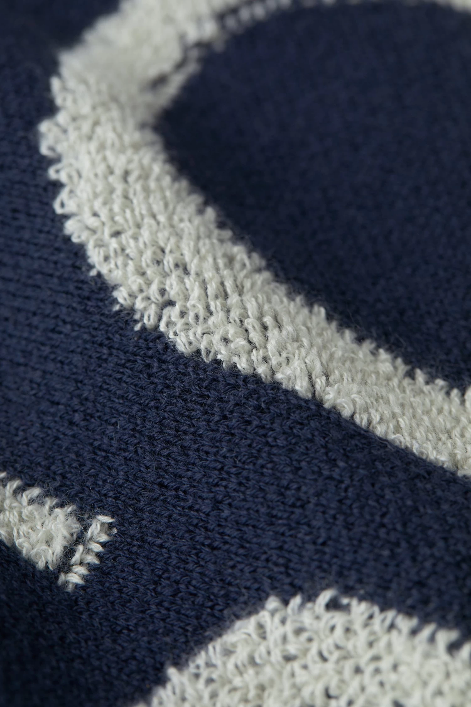 CLOSED Logo Crewneck 6 CLOSED Logo Crewneck – Bild 6