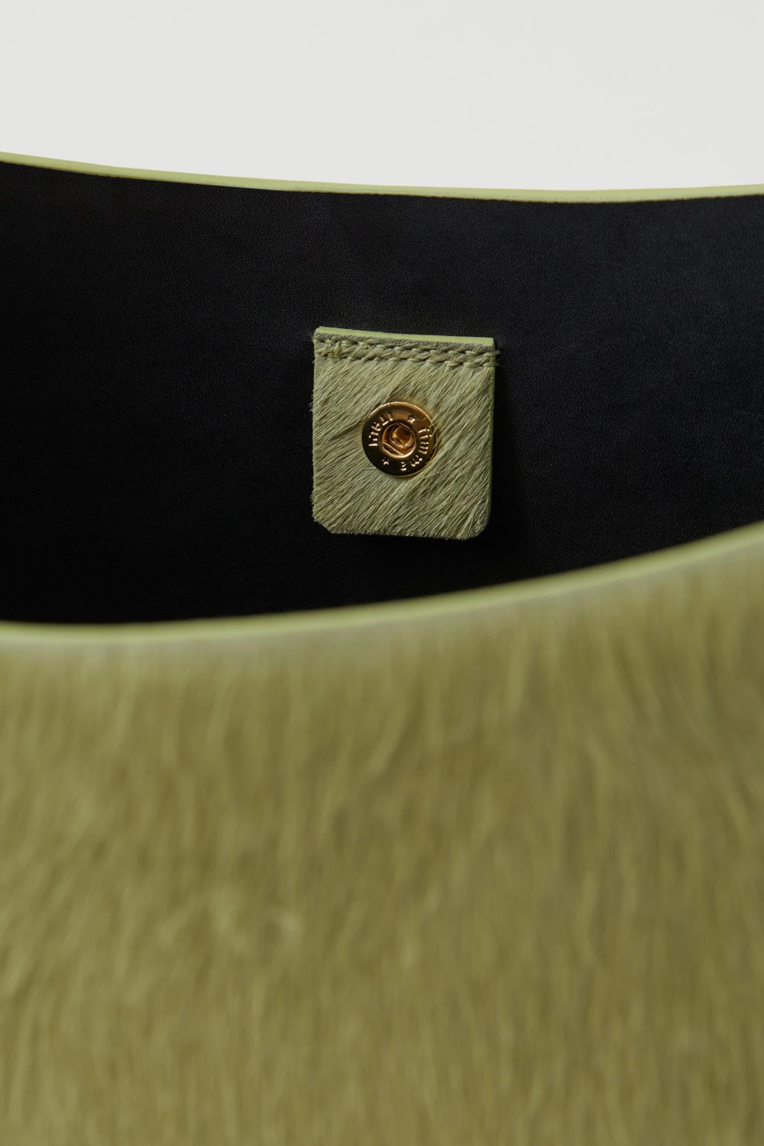 CLOSED Half Round Bag Large Fell 4 CLOSED Half Round Bag Large Fell – Bild 4