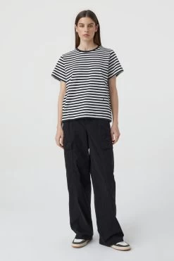 CLOSED Gestreiftes T-Shirt -Mode Verkauf C95719 45V ST 100 4