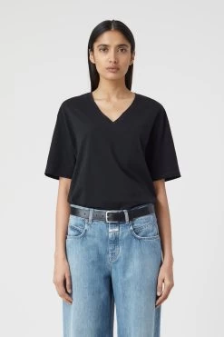 CLOSED Basic V-Neck T-Shirt