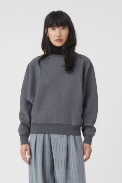 CLOSED Crewneck In O-Shape