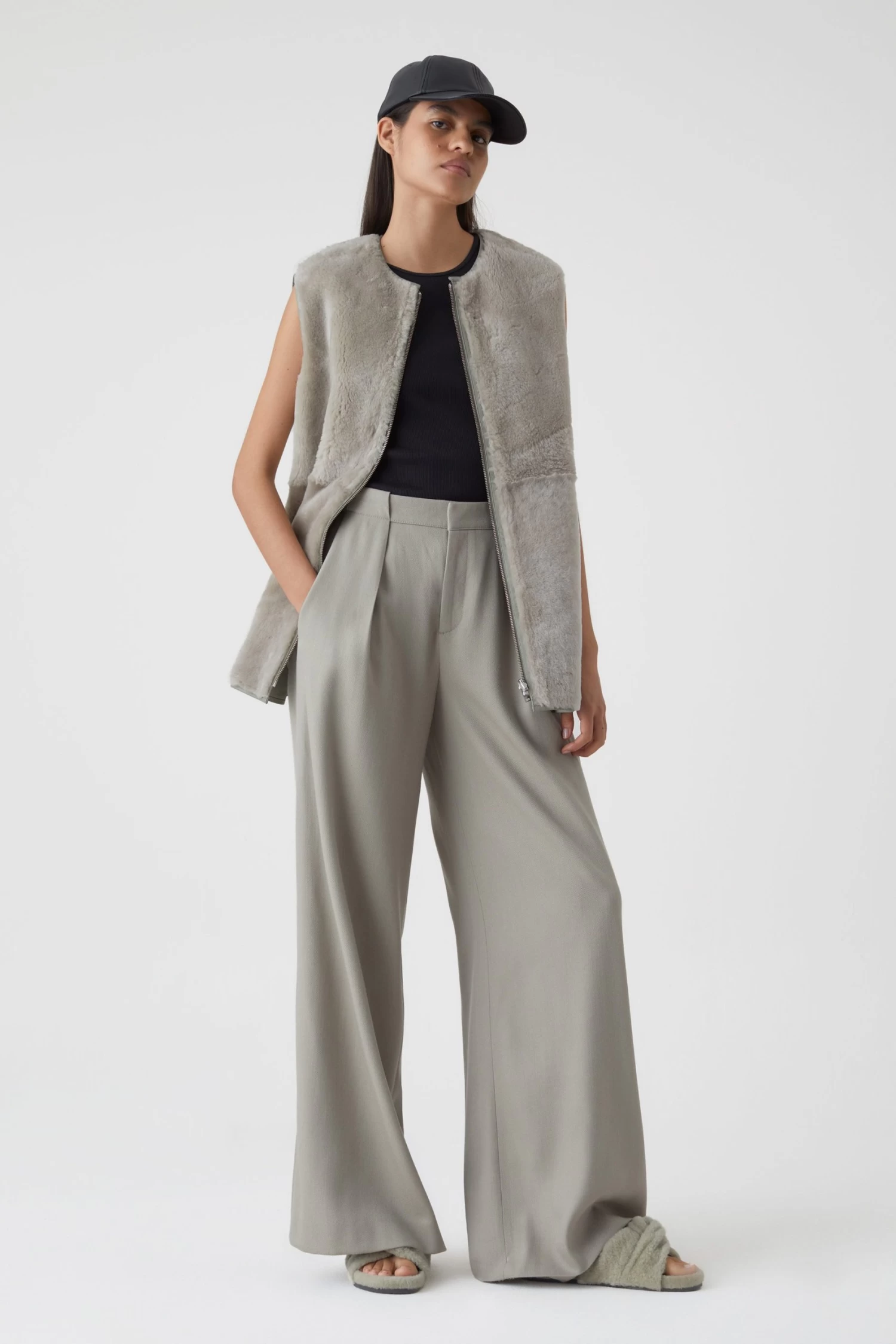 CLOSED Wendbare Weste 1 CLOSED Wendbare Weste