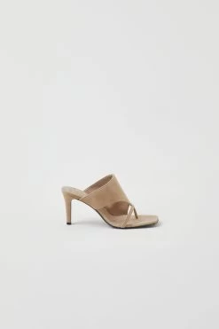 CLOSED Veloursleder Pumps